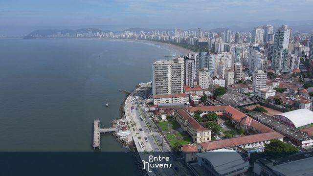 Orla e skyline de Santos vistos do alto