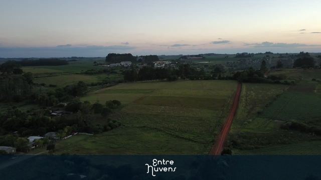 Paisagem de campo com estrada  — vídeo aéreo de Cruz Alta