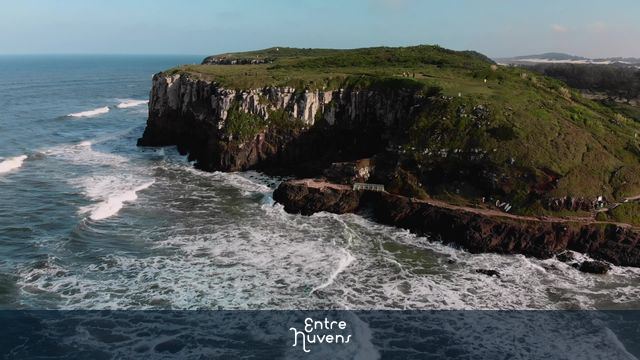 Paredão de pedras do Parque da Guarita, em Torres, RS.