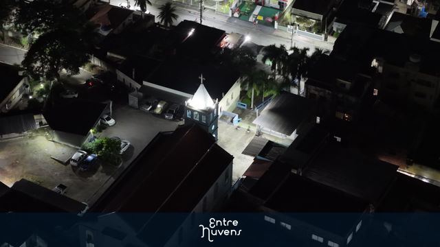 Paroquia Nossa Senhora das Graças  — vídeo aéreo de Mesquita