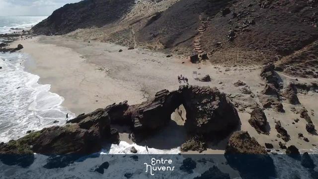 Pedra Furada de Jericoacoara à Beira-Mar Selvagem — vídeo aéreo de Jijoca de Jericoacoara