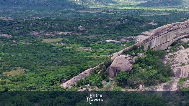 Pedra Furada — vídeo aéreo de Venturosa