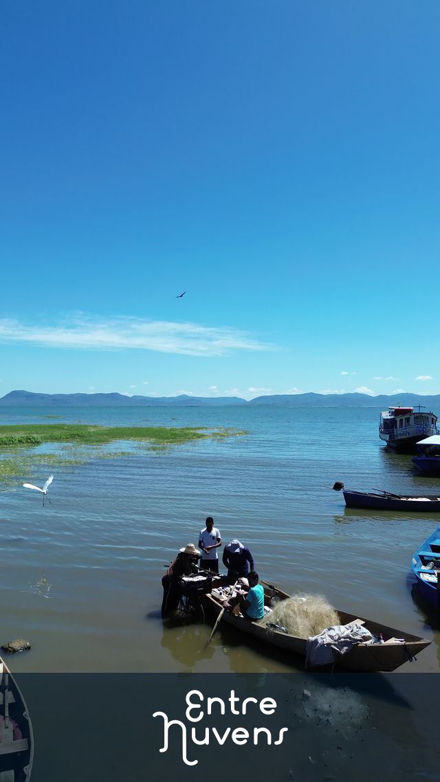 PESCADORES NA BAIRA DO RIO SÃO FRANCISCO — vídeo aéreo de Sento Sé