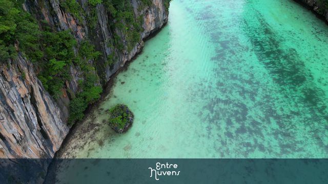 Phi Phi, a ilha mais bonita do mundo  — vídeo aéreo de Porto Belo