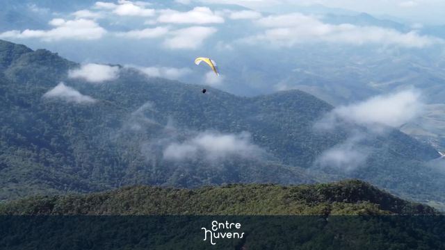 Pico Agudo Santo Antonio do Pinhal — vídeo aéreo de Santo Antônio do Pinhal