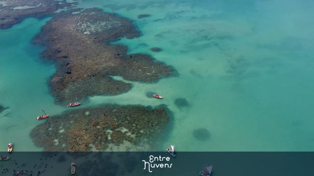 Piscina Natural Pajuçara Alto — vídeo aéreo de Maceió