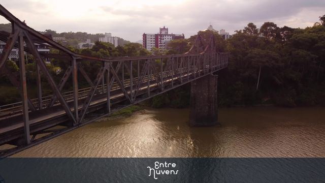 Ponte de Ferro de Buumenau — vídeo aéreo de Blumenau