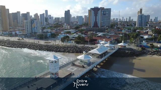 Ponte dos Ingleses e skyline de Fortaleza