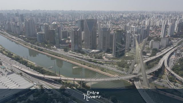 Ponte Estaiada sobre o Rio Pinheiros