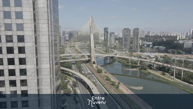 Ponte Estaiada sobre o Rio Pinheiros