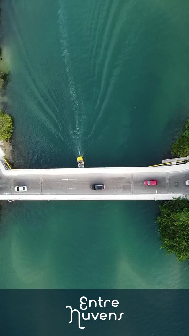 Ponte sobre o canal da Barra