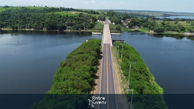 Ponto sob rio tiete em santa maria da serra