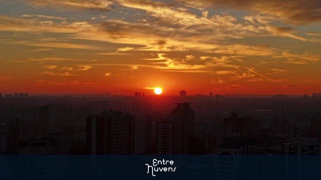 Pôr do Sol de tirar o fôlego na Cidade | Vista Panorâmica e Relaxante — vídeo aéreo de São Bernardo do Campo