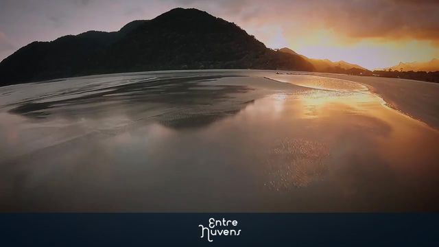 Por do sol Guaraú Peruibe  — vídeo aéreo de Peruíbe