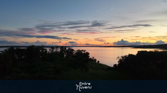 Pôr do sol incrível na Represa de Furnas - Goiás — vídeo aéreo de Três Ranchos
