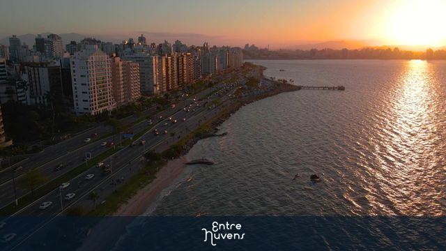 Por do Sol na Avenida Beira Mar Norte em Florianópolis/SC com finalização na Ponte Hercílio Luz