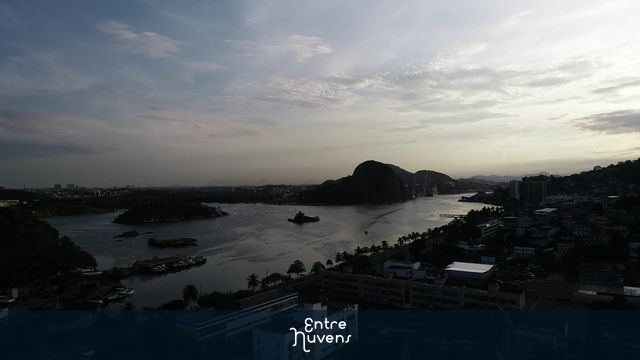 Por do sol na bahia de vitoria
