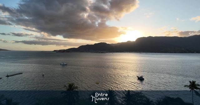 Por do sol na praia