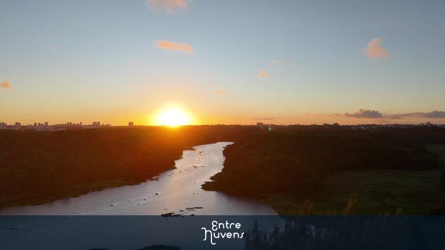PÔR DO SOL NO PARQUE DE PITUAÇU 01