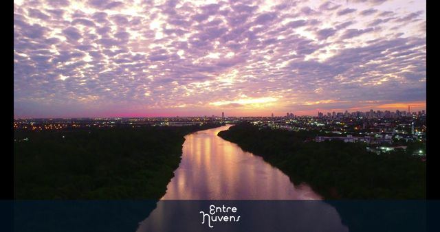 Pôr do sol sobre o Rio Cuiabá