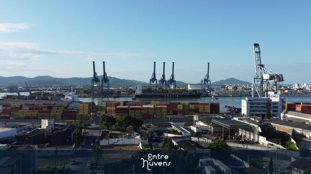Porto Containers  — vídeo aéreo de Itajaí