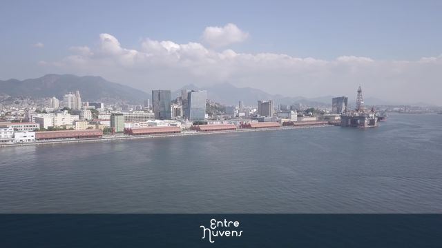 Porto Maravilha e plataforma no Rio de Janeiro na Baía de Guanabara
