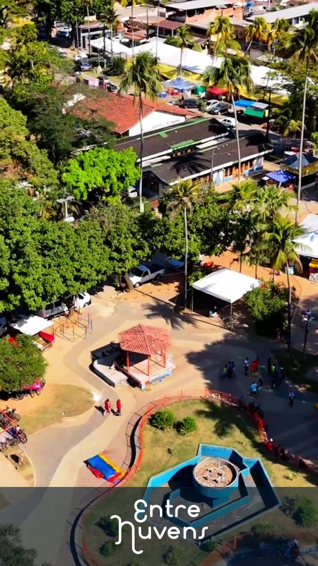Praça no Centro de Tinguá  — vídeo aéreo de Nova Iguaçu