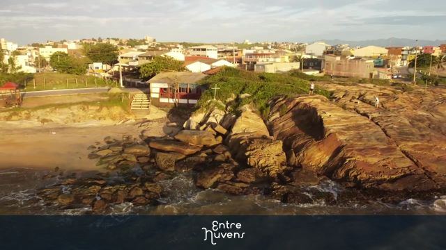 Praia da Cruz — vídeo aéreo de Marataízes