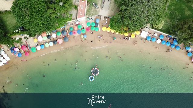 Praia de João Fernandes — vídeo aéreo de Armação dos Búzios