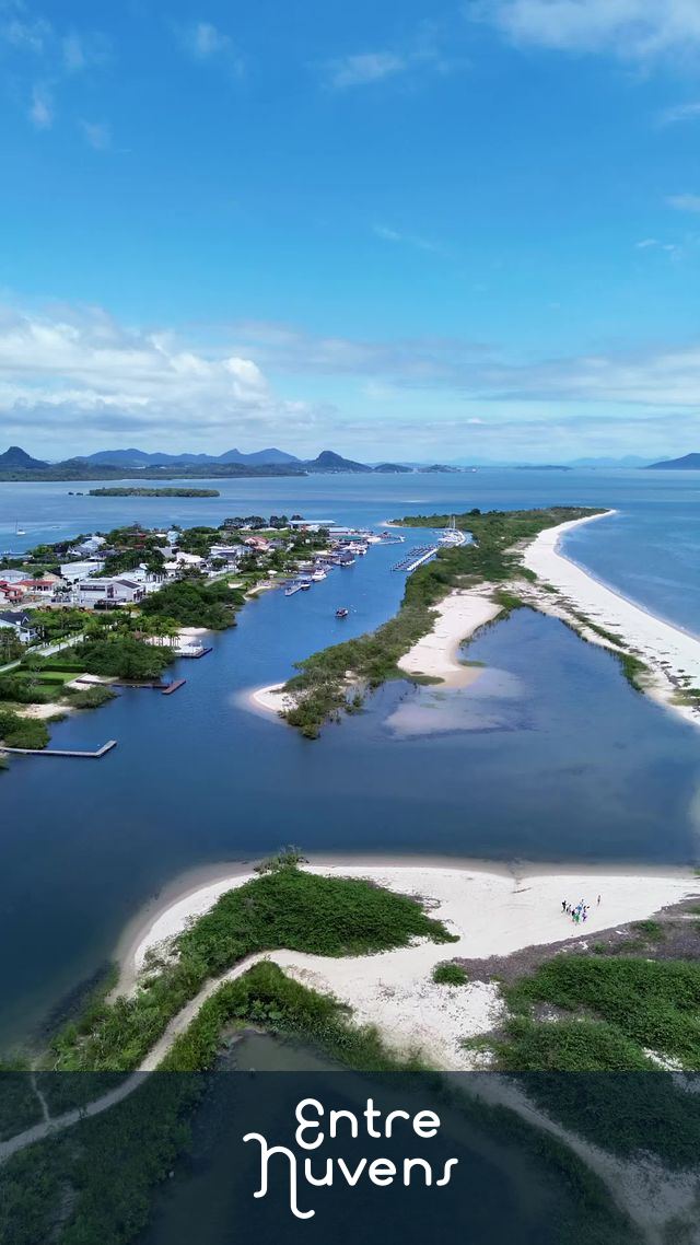 Praia do Capri em São Francisco do Sul - Santa Catarina