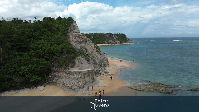 Praia do espelho - Arraial D'ajuda — vídeo aéreo de Porto Seguro