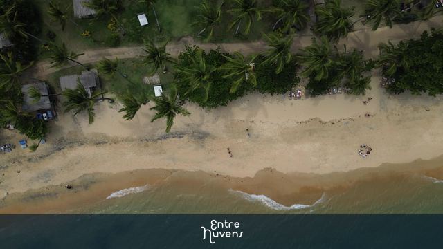 Praia do espelho - Arraial D'ajuda — vídeo aéreo de Porto Seguro