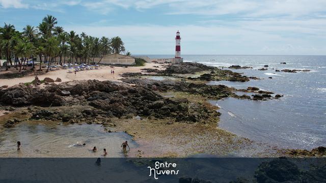 Praia do Farol de Itapuã  em Salvador Bahia