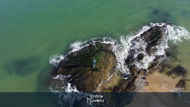 Praia do morro - pedra marlim azul