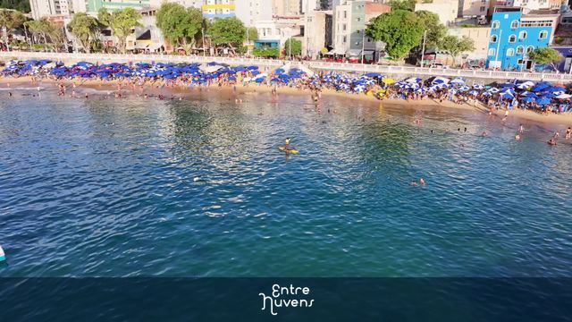 PRAIA DO PORTO DA BARRA — vídeo aéreo de Salvador
