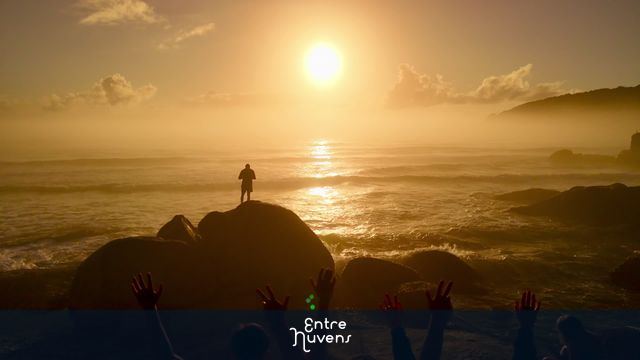 Praia do Rosa, amanhecer  — vídeo aéreo de Florianópolis