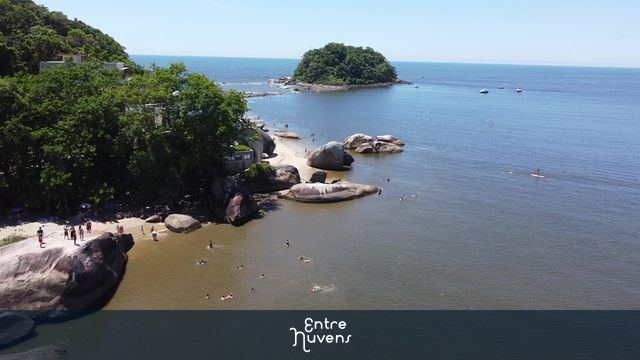 Praia Mansa e Ilha Mansa — vídeo aéreo de Matinhos