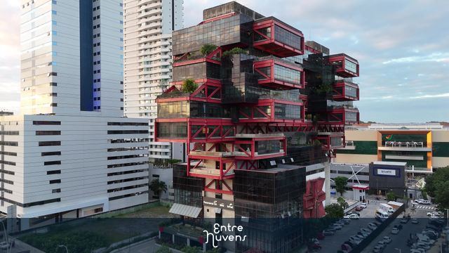  Prédio da Casa do Comércio na Avenida Tancredo Neves em Salvador