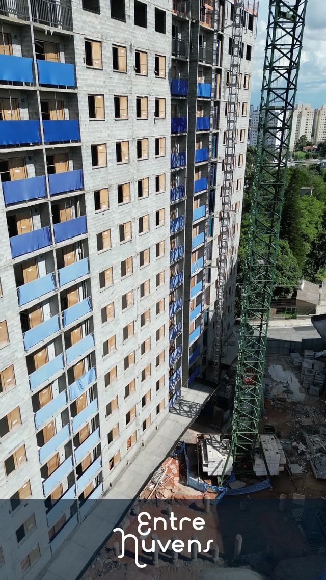 Prédio Residencial em Construção — vídeo aéreo de São Paulo