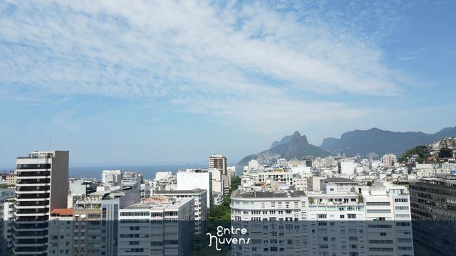 PRÉDIOS COPACABANA - MORRO DOIS IRMÃO AO FUNDO