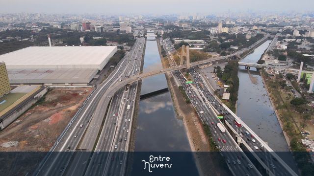  Pte. Estaiada Gov. Orestes Quércia, localizada na Marginal Tiête, na cidade de São Paulo/sp.