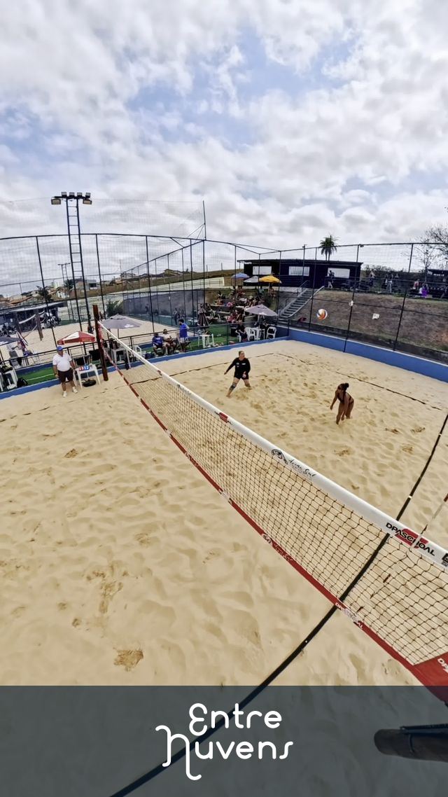 RALLY JOGO DE VOLEI DE AREIA — vídeo aéreo de São José dos Campos