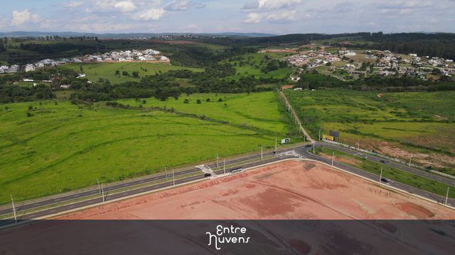 REGIÃO SHOPPING GALLERIA, RODOVIA DOM PEDRO E ALPHAVILLE DOM PEDRO — vídeo aéreo de Campinas