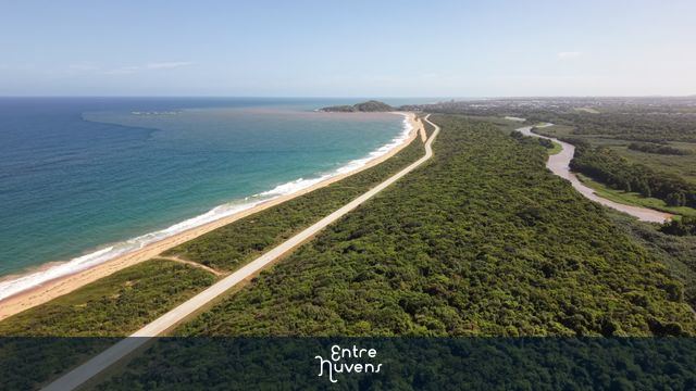 Reserva de Jacarenema e foz do Rio Jucu vistas do alto – Vila Velha (ES)