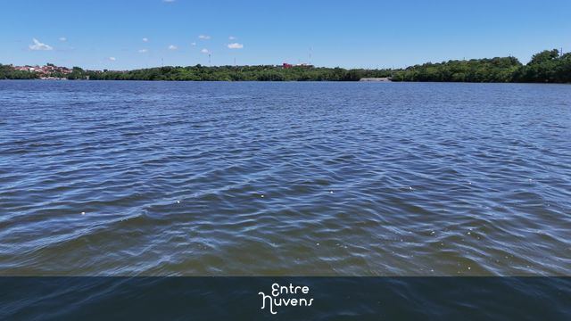 Rio da Barragem do Bacanga — vídeo aéreo de São Luís