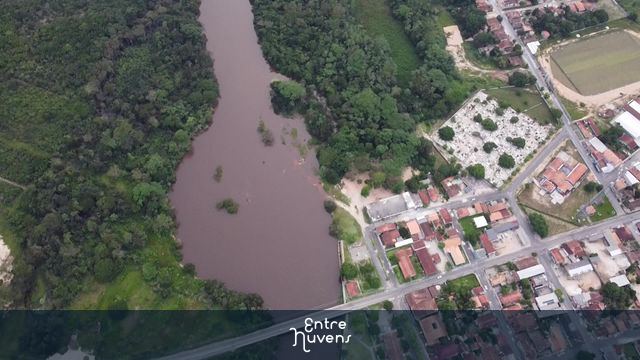 Rio Guamá cortando a cidade de Ourém-PA