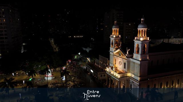 Roda Gigante Parque de Diversões ITA e Basílica de Nossa Srª de Nazaré, Belém