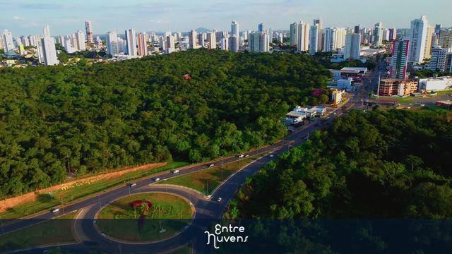 Rotatória parque Mãe Bonifácia  — vídeo aéreo de Cuiabá