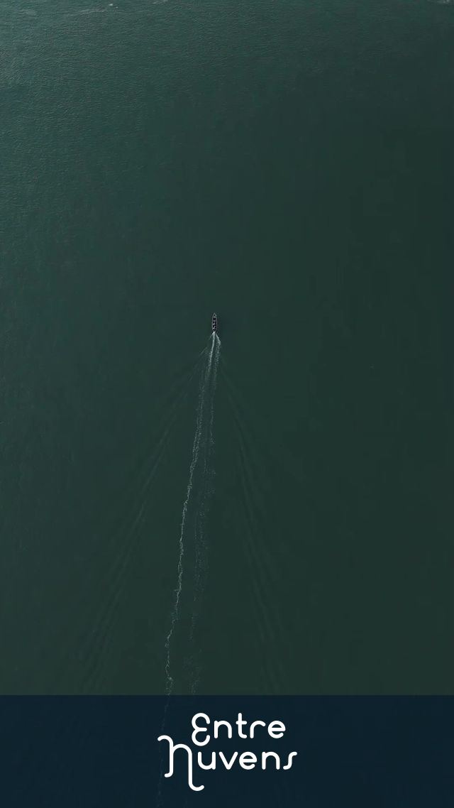 seguindo barco — vídeo aéreo de Guaratuba