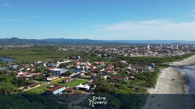 sobrevoo costao de peruibe — vídeo aéreo de Peruíbe